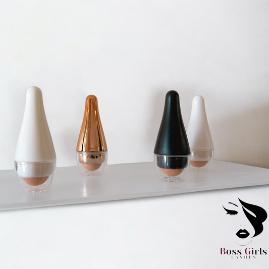 Oil absorbing face roller